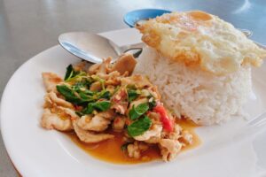 Top 5 Halal Thai dishes - Pad Grapaow Gai - ThaiFoodHalal.com